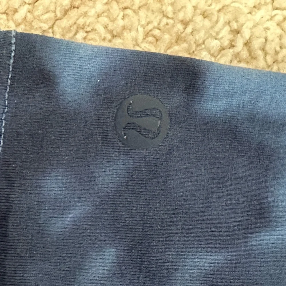 Lululemon Tie Dye Cotton T-Shirt Mens Small Blue Athletic Casual Tee - Picture 3 of 3